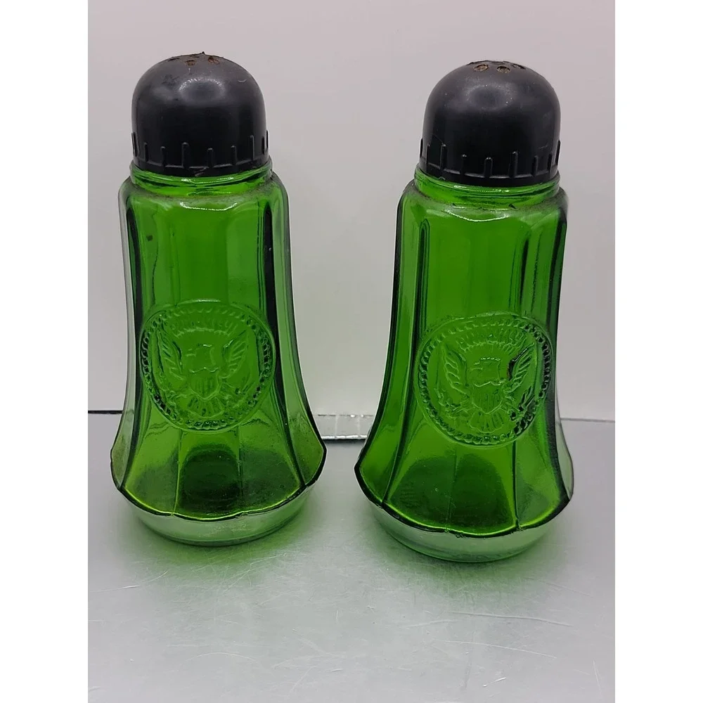 Vintage Cumberland Green Glass Eagle Salt & Pepper Shakers USA Great Seal Set